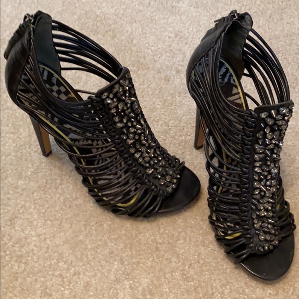 Black strappy sandals.